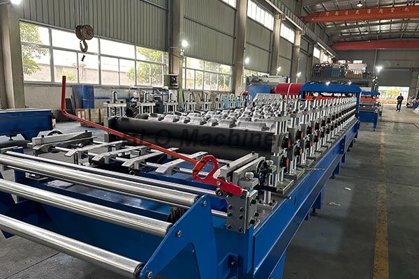 Automatical Roof Glazed Tile Roll Forming Machine Metal with PANASONIC PLC Computer Control to Italy