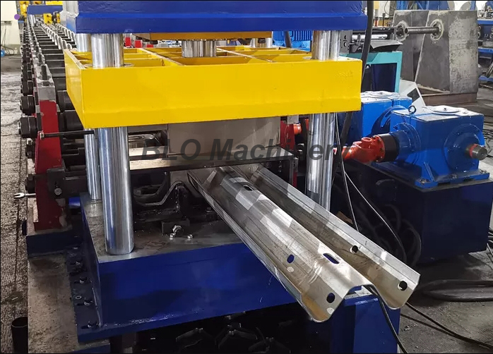 Highway Guardrail Roll Forming Machine