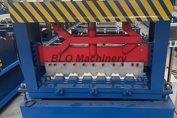  0.4-0.8mm Metal Roofing and Wall Panel / Board Roll Forming Machine