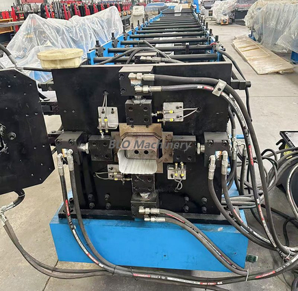 Máquina formadora de rolo de calha