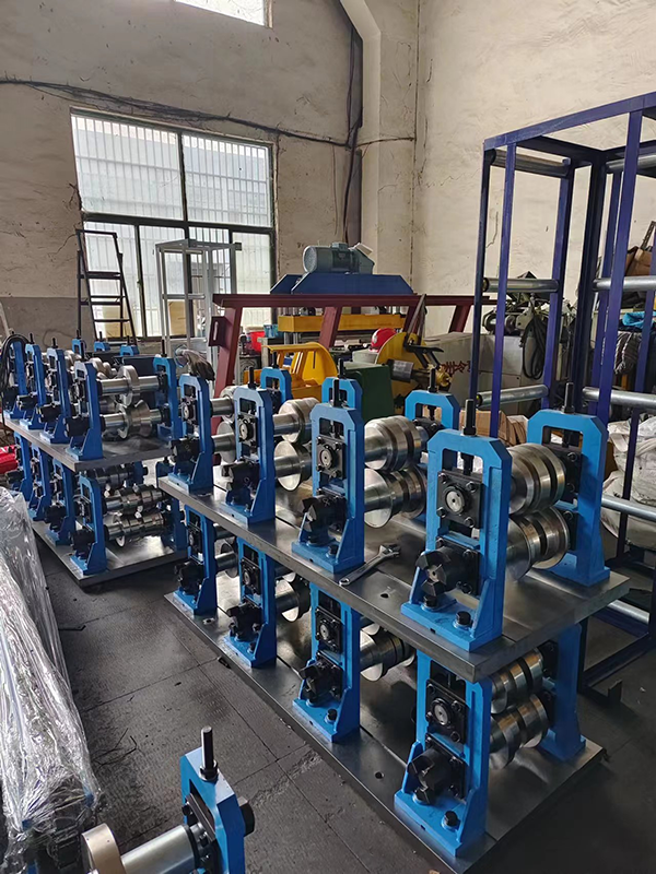 Avantages de la plate-forme rapide pour la machine à former des rouleaux